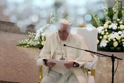 Pope in Bahrain: Treatment of prisoners a measure of society