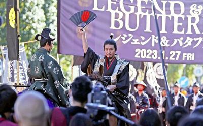 Actor Kimura draws big crowd to Gifu festival