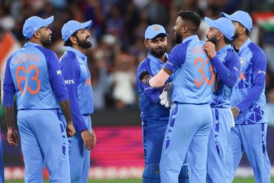 India set up T20 World Cup semi-final with England by seeing off Zimbabwe