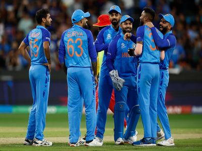 All-round India bundle out Zimbabwe for 115 to clinch 71-run win, to face England in semi-finals