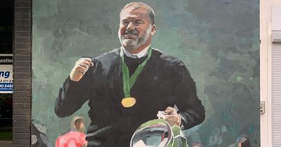 Artist pays tribute to Celtic boss Ange Postecoglou with homecoming mural