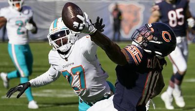 Bears debut WR Chase Claypool, trail Dolphins 21-17 at halftime