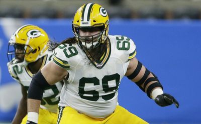 Packers LT David Bakhtiari exits at halftime vs. Lions with knee injury