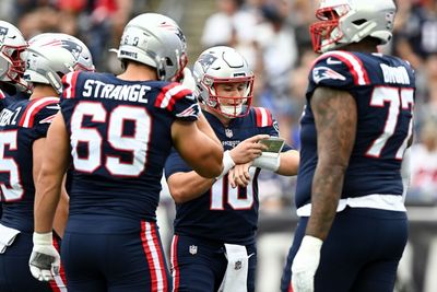 These first half offensive stats for Patriots-Colts are astoundingly bad