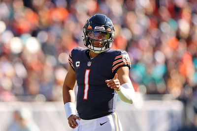 Bears QB Justin Fields makes NFL history in performance vs. Dolphins