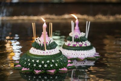 See candle-lit krathong capture beauty of Chao Phraya