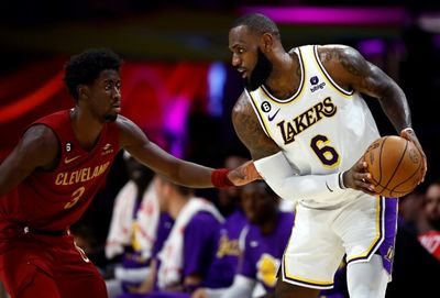 Mitchell, Garland lead Cavs past James and Lakers