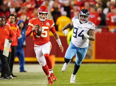 Patrick Mahomes’ legs bring Chiefs into tie with Titans