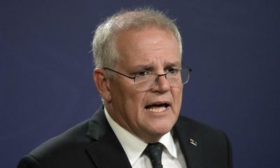 ‘Watered down’ legal concerns included in robodebt briefing for Scott Morrison, inquiry hears