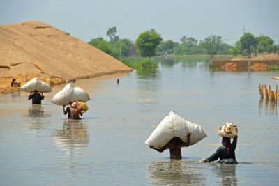 World leaders gather for climate talks under cloud of crises