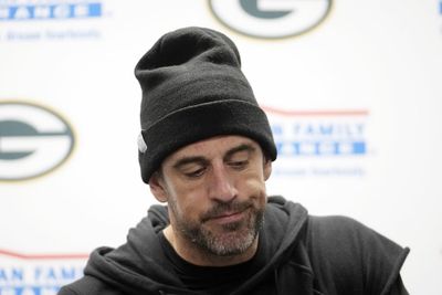 The Packers should just get it over with and bench Aaron Rodgers