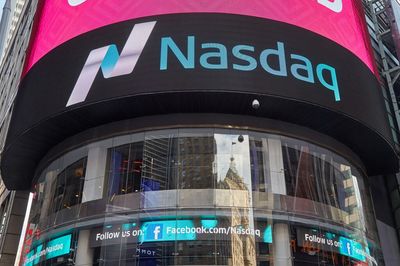 2 Nasdaq Stocks You Need to Sell Before 2023