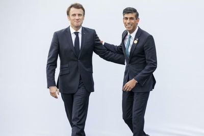 Sunak meets Macron to discuss curbing Channel crossings at COP27