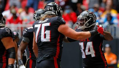 PFF grades: Kaleb McGary, Tyler Allgeier led Falcons in Week 9