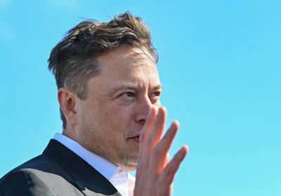 Paid verification update and other chaos at Twitter is confusing even the most loyal Elon Musk fans