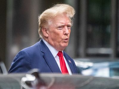 Trump settles lawsuit that revealed his fear of killer tomatoes