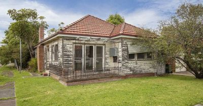 How much would you pay? Dilapidated home at Mayfield sells for $592k at auction