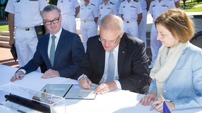 Government accused of hiding 'lazy $591 million' in extra costs from scrapped French submarine program