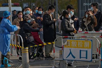 Residents clash with Chinese authorities over COVID rules