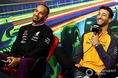 Mercedes undecided on F1 reserve driver for 2023 amid Ricciardo links