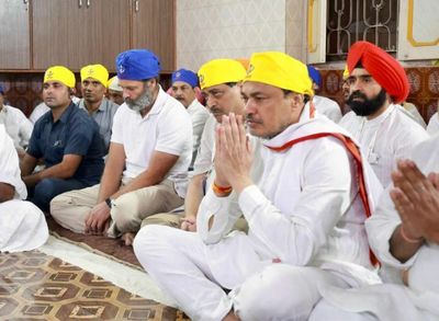 Congress Bharat Jodo Yatra Day 62: Rahul Gandhi Resumes Padyatra After Visiting Gurdwara In Nanded