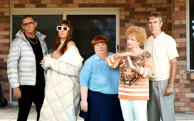 This calls for BBQ Shapes! The special tribute in Kath and Kim 20th anniversary special
