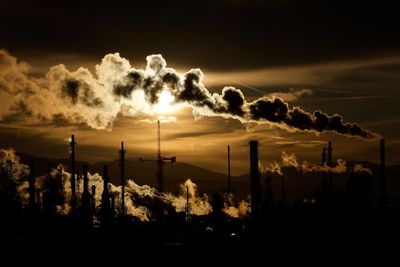 Macron to pressure France's most climate-damaging industries