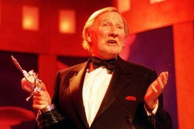 Leslie Phillips dead: Carry On star dies ‘peacefully in his sleep’ aged 98