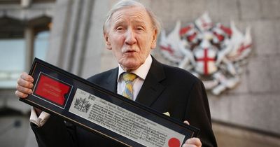 Carry on and Harry Potter star Leslie Phillips dead at 98