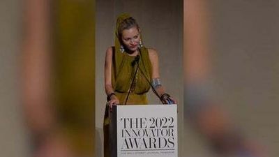 Kate Moss stumbles over her words at the WSJ Awards