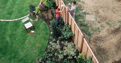 Simple hack shows which neighbour owns the garden fence 'with certainty'