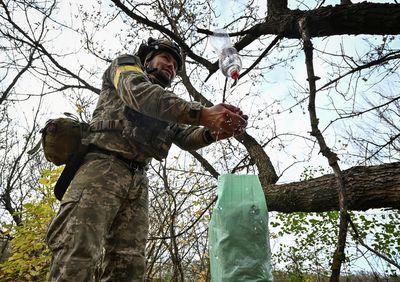 Frontline Ukrainian village braces for winter after months of war