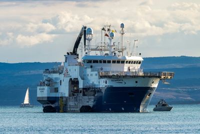 New rescue ship lets off migrants in Italy as others wait