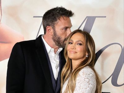 Jennifer Lopez defends taking Ben Affleck’s last name after wedding: ‘I don’t think that’s a problem’
