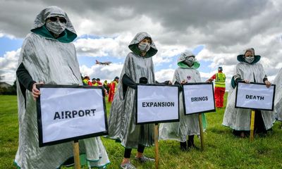 Bristol airport expansion would hinder UK climate goals, court told
