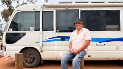 Grey nomad left stranded in WA trip until mid 2023 as cost of living soars