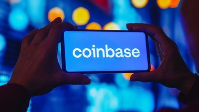 Coinbase Customers ‘HODLing’ While Company Cuts Costs: What 5 Analysts Are Saying After Q3 Earnings
