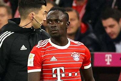 Senegal captain Sadio Mane suffers injury scare on eve of World Cup as Bayern Munich thrash Bremen 6-1