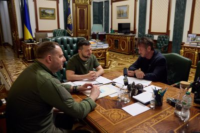 Sean Penn visits Ukraine's Zelenskiy, loans him an Oscar