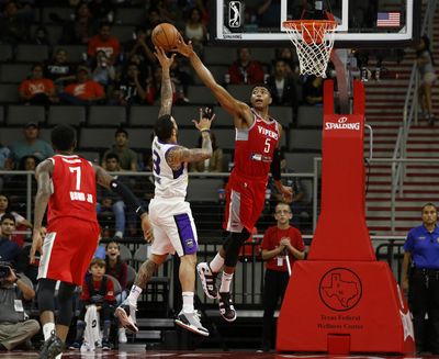 Vipers’ Eron Gordon, Trhae Mitchell face off vs. Rockets alum Bruno Caboclo in Capitanes’ Mexico City home opener