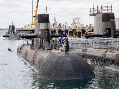 Australia looks to Sweden for subs help
