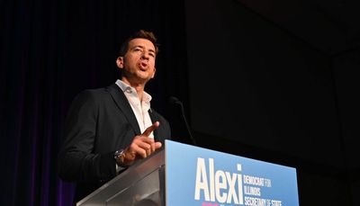 Democrat Alexi Giannoulias wins race for Illinois secretary of state