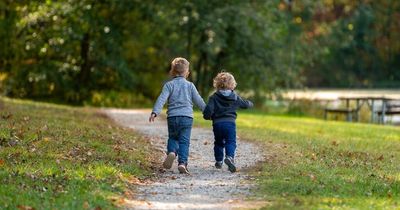 Aunt tells hippy sister her children will grow up hating their ridiculous names