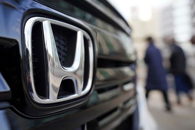 Honda's profit rises on weak yen, strong motorcycle sales