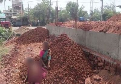 Andhra Pradesh: 2 held for dumping mother-daughter duo over property dispute