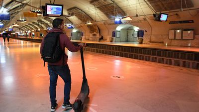 French unions stage major Paris metro strike as inflation bites