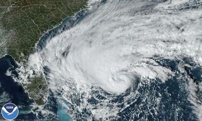 Late-season hurricane expected to make landfall in eastern Florida