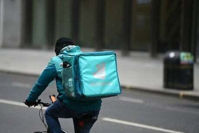 Deliveroo’s new collection service will aid food banks this Christmas