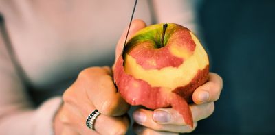Fruit and veg: is it better to peel them?