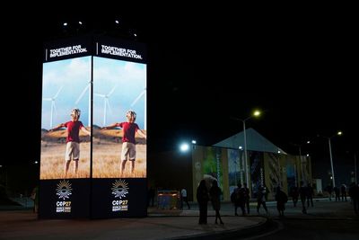 Climate talks host Egypt gets green energy, transport deals